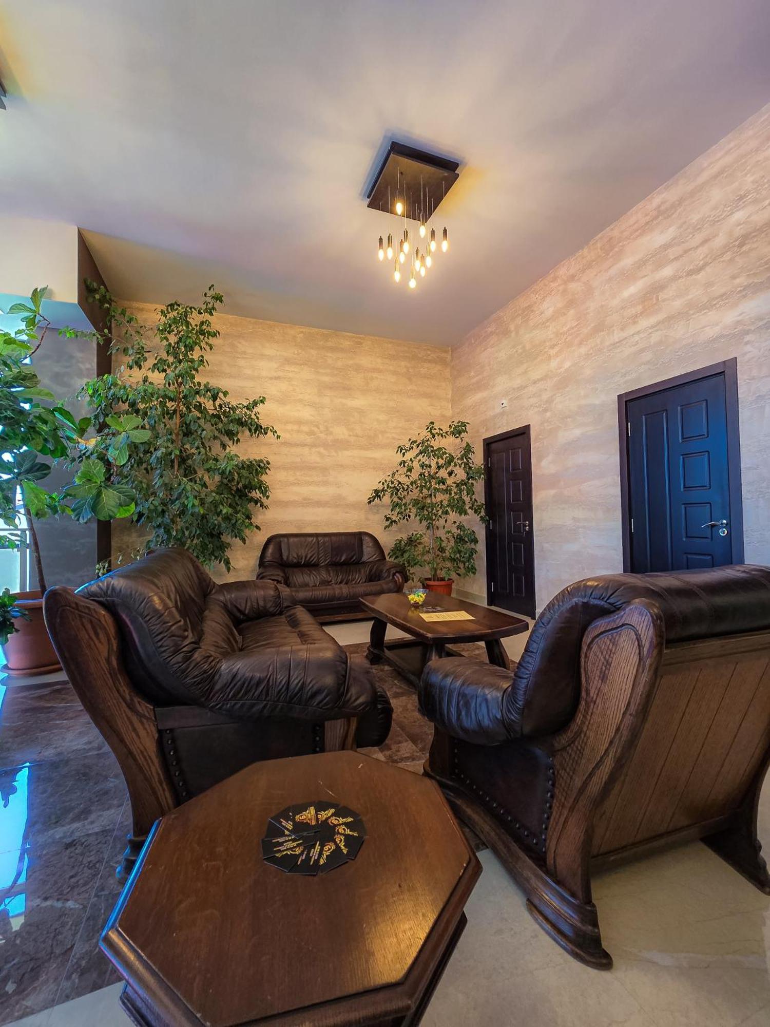 Комплекс Бабенец Hotel Gorna Orjachovitsa Buitenkant foto