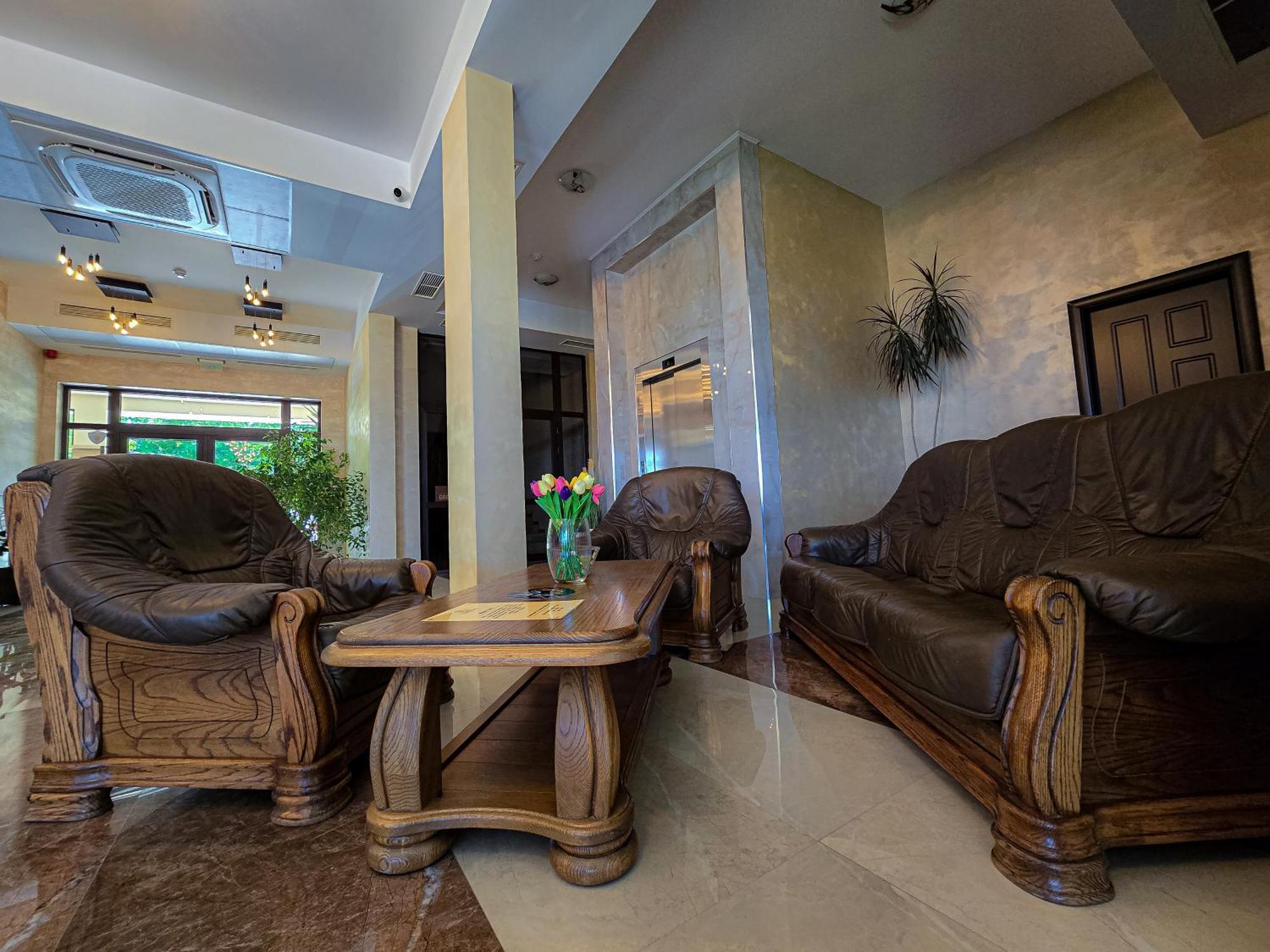 Комплекс Бабенец Hotel Gorna Orjachovitsa Buitenkant foto